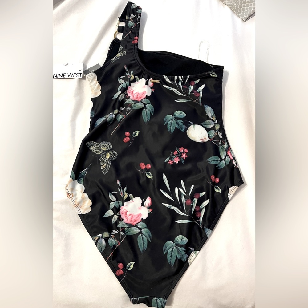 Med NWT Nine West one shoulder bathing suit